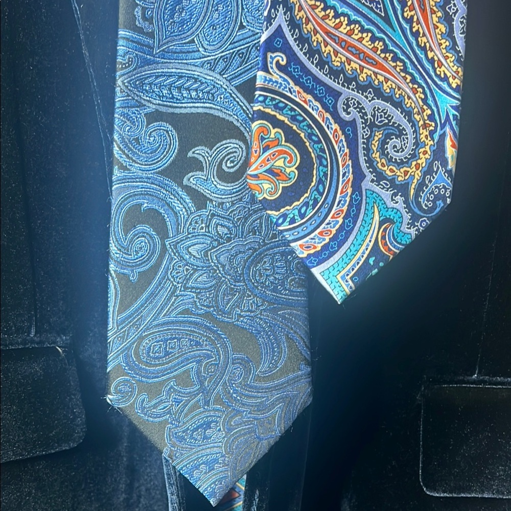Men's Midnight Blue Velvet Blazer with Blue Paisley Ties